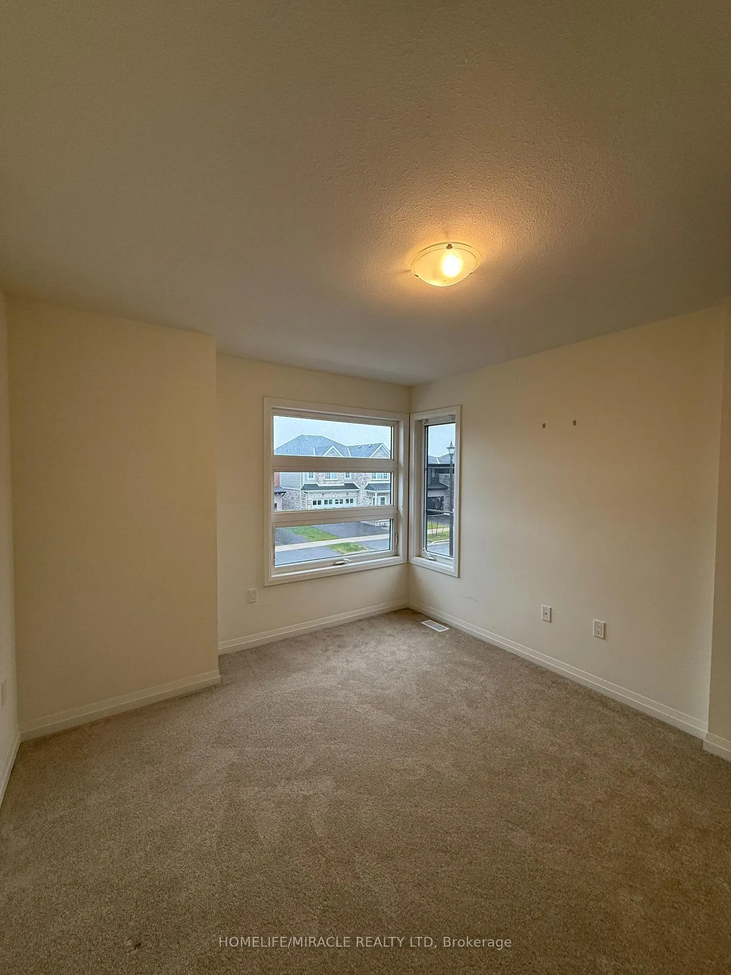 Photo 19 of 72 Samuel Avenue, Pelham, Fonthill — HOMEH