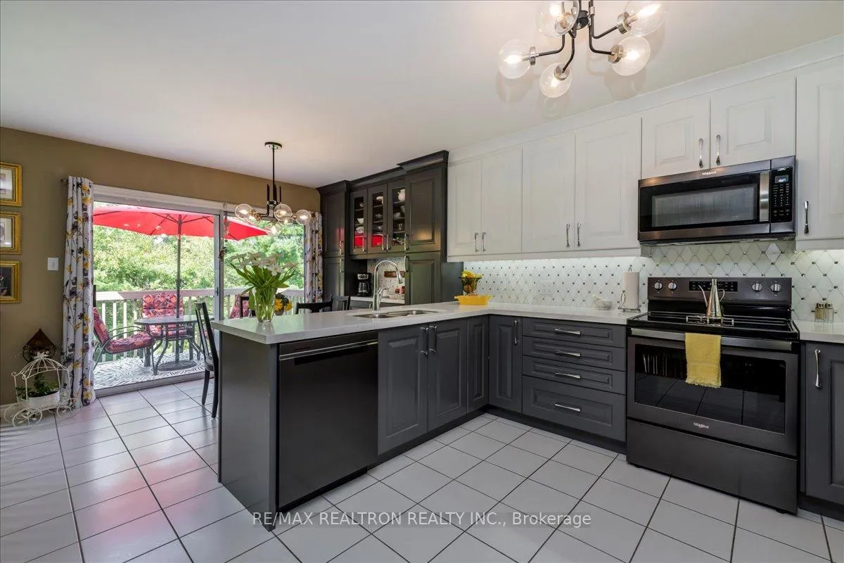 Photo 11 of 44 Columbia Road, Barrie, Holly — HOMEH