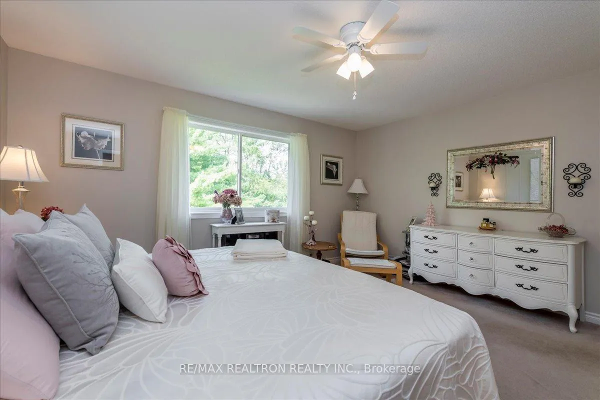 Photo 14 of 44 Columbia Road, Barrie, Holly — HOMEH
