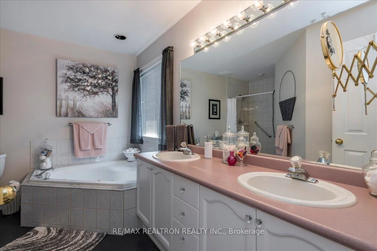 Photo 16 of 44 Columbia Road, Barrie, Holly — HOMEH