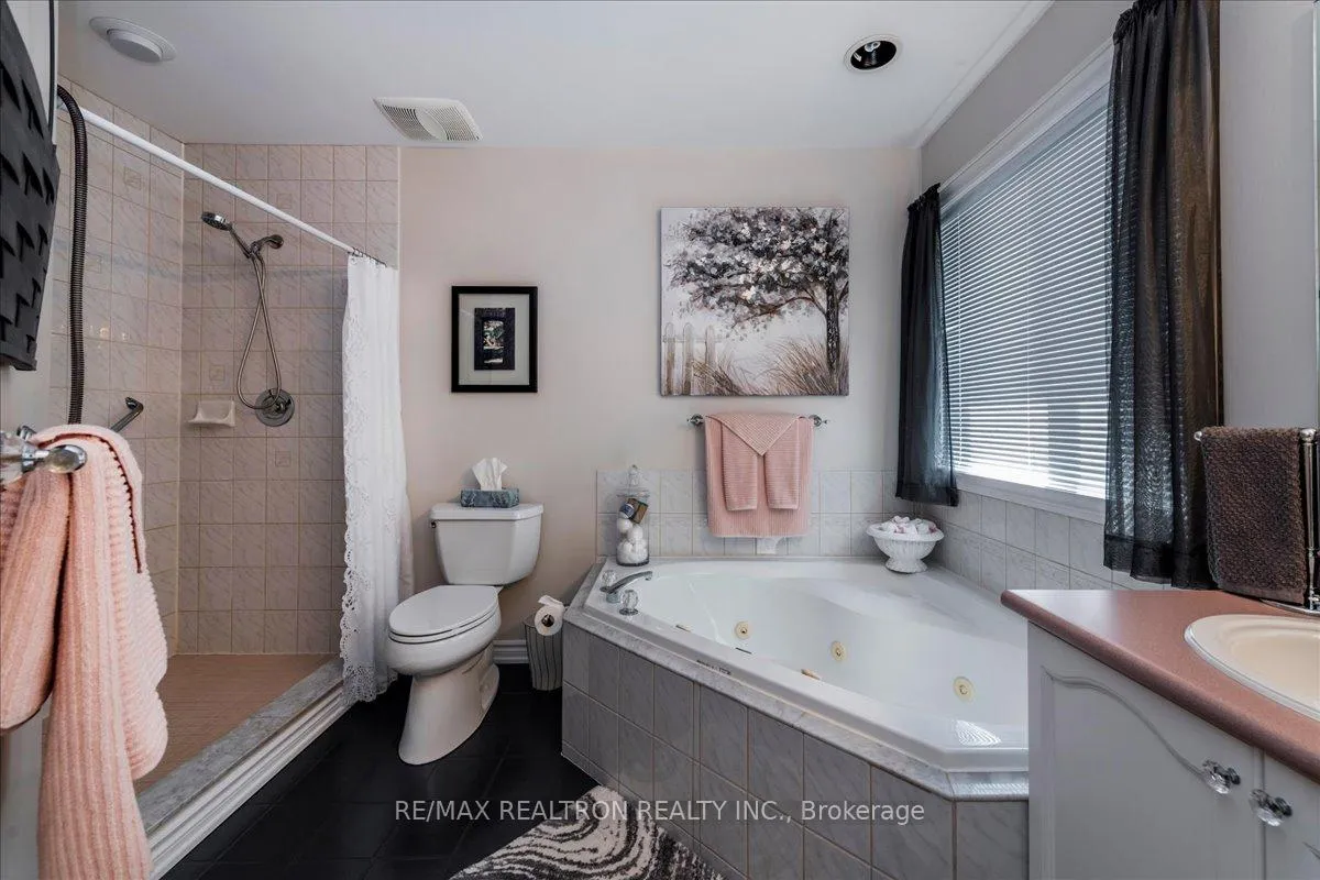 Photo 17 of 44 Columbia Road, Barrie, Holly — HOMEH