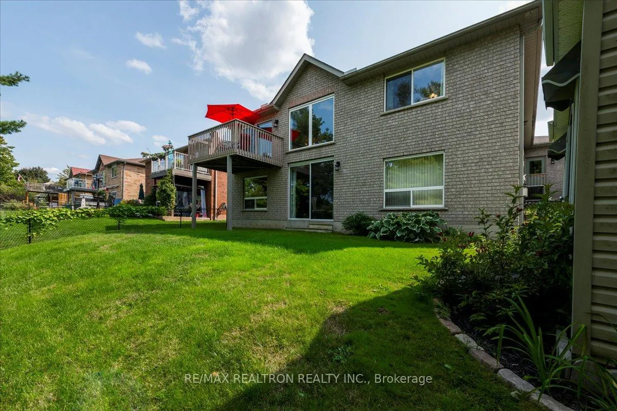 Photo 30 of 44 Columbia Road, Barrie, Holly — HOMEH