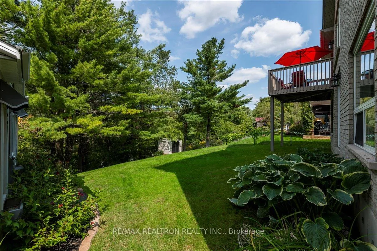Photo 31 of 44 Columbia Road, Barrie, Holly — HOMEH