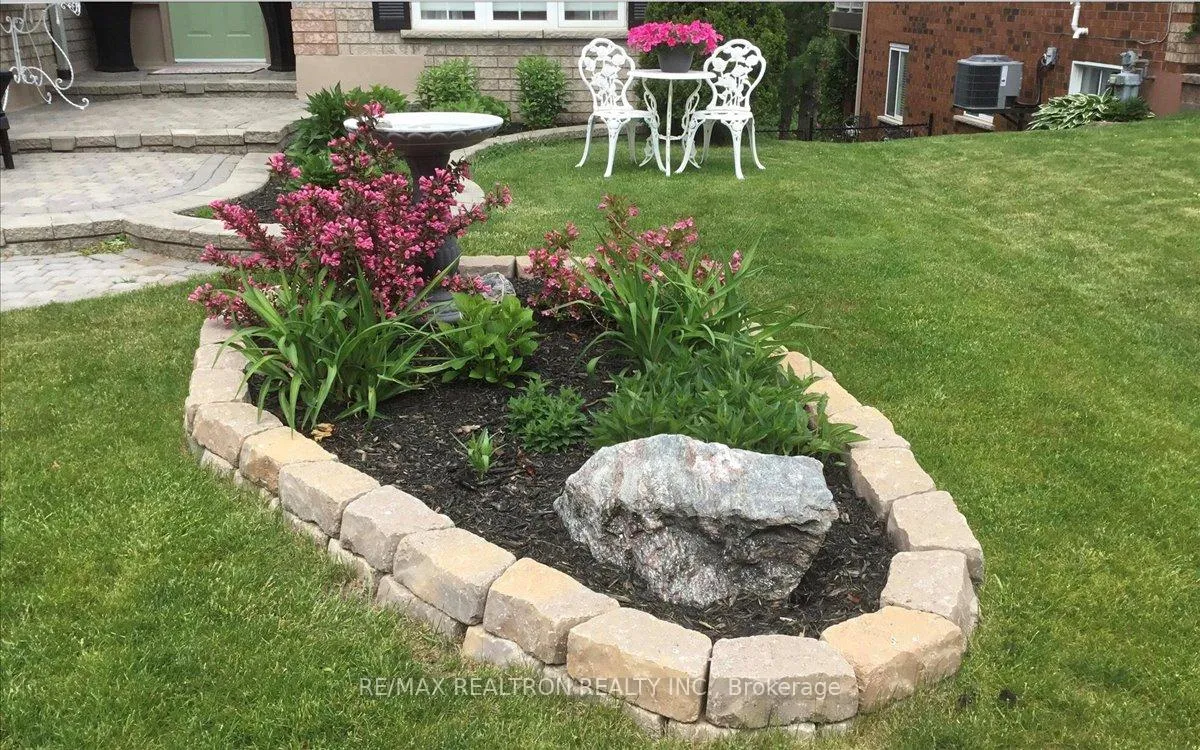 Photo 38 of 44 Columbia Road, Barrie, Holly — HOMEH