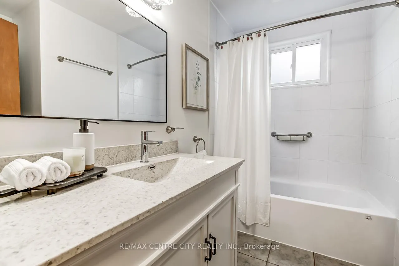 Photo 11 of 50 Erinlea Drive, St. Thomas — HOMEH