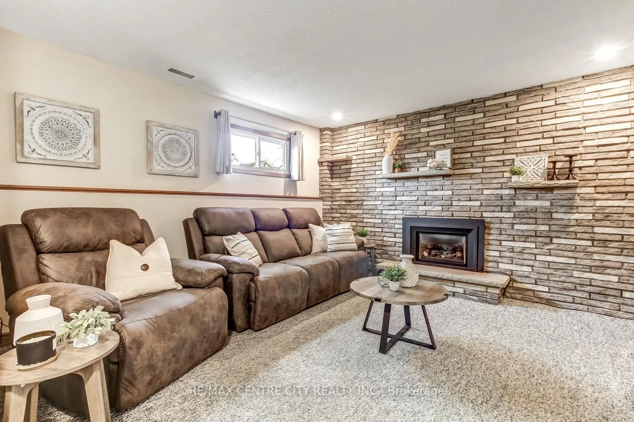 Photo 15 of 50 Erinlea Drive, St. Thomas — HOMEH