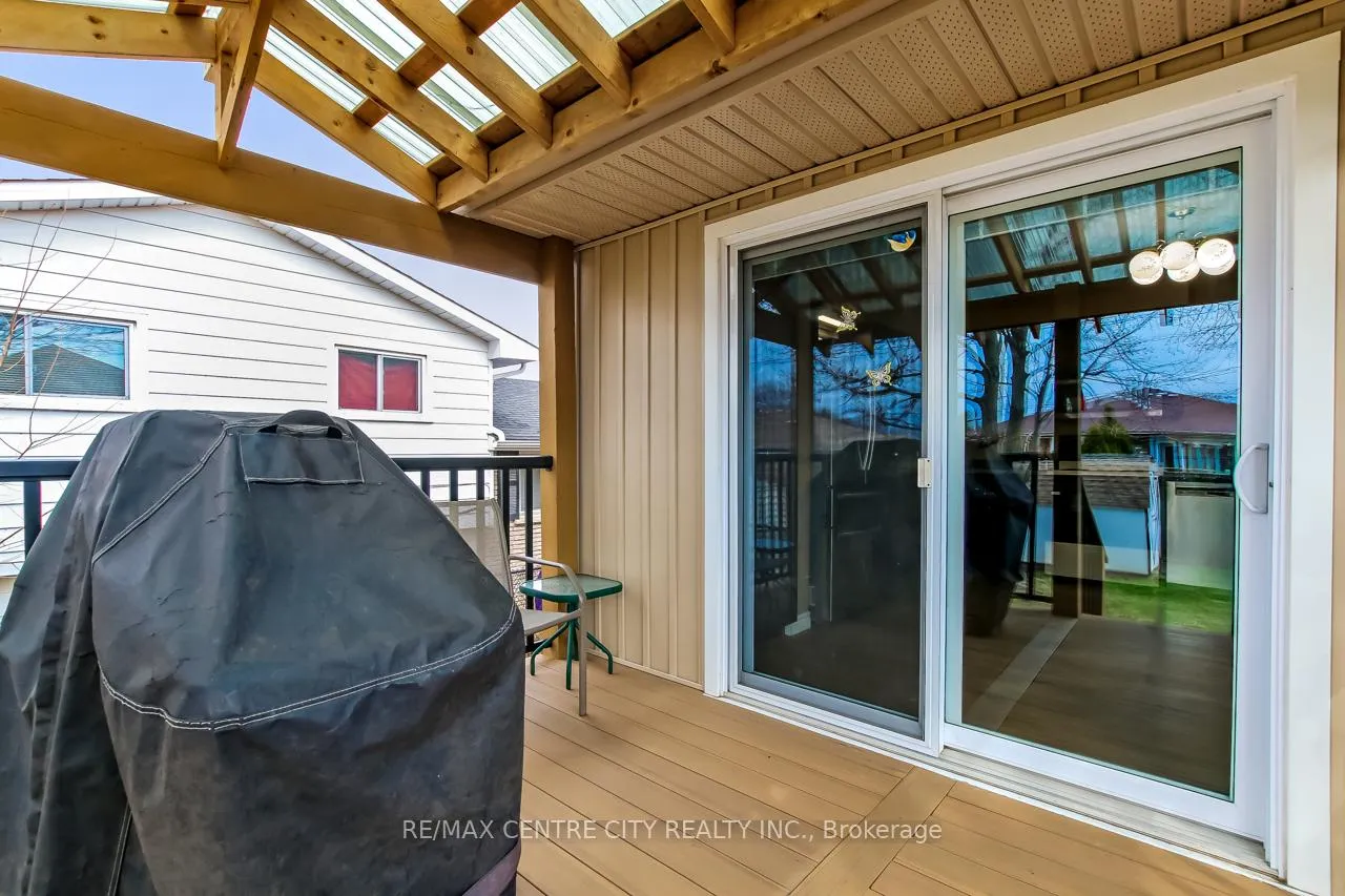 Photo 26 of 50 Erinlea Drive, St. Thomas — HOMEH