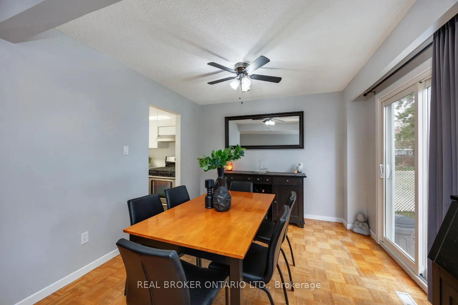 Photo 10 of 71 Roser Crescent, Clarington, Bowmanville — HOMEH