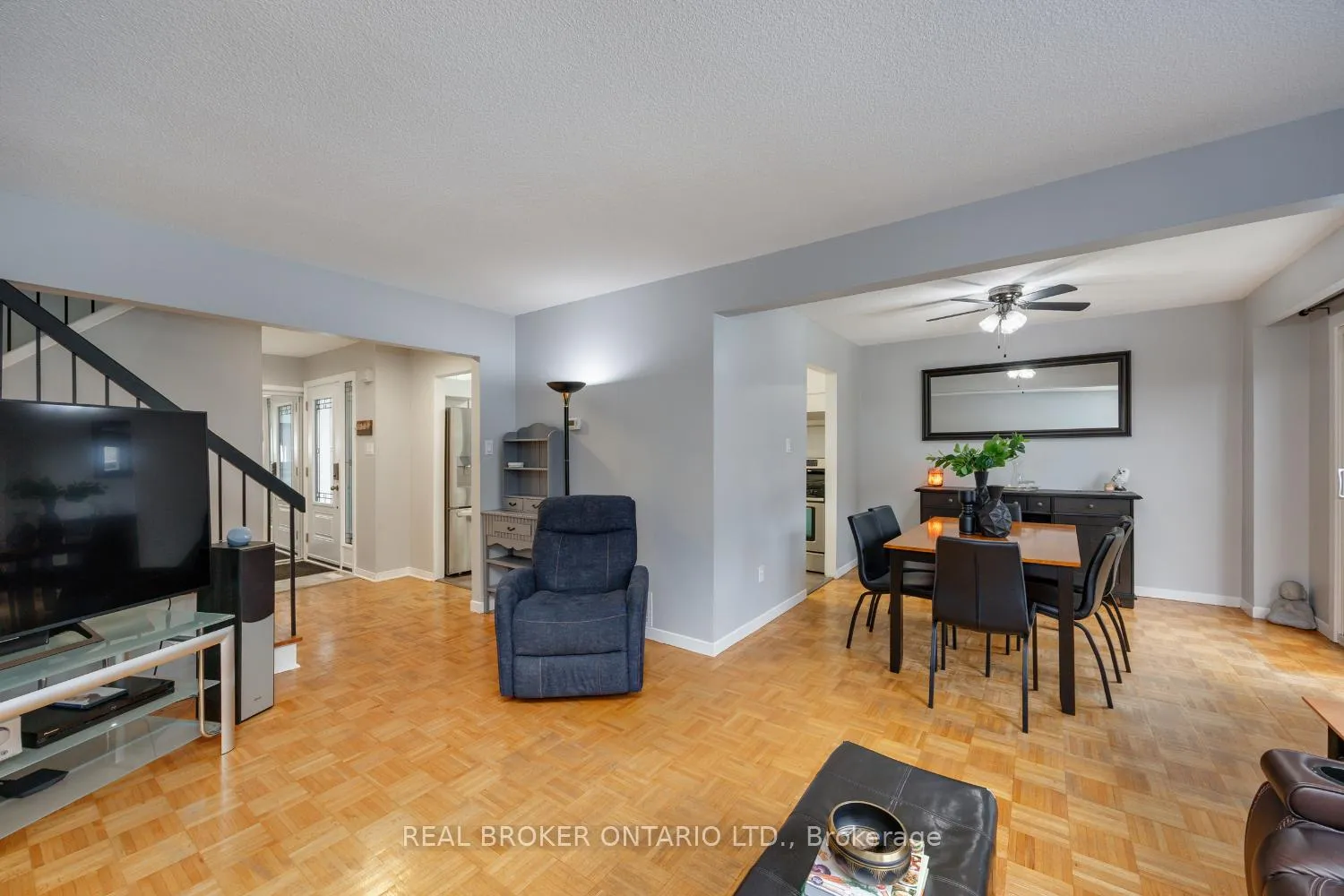 Photo 14 of 71 Roser Crescent, Clarington, Bowmanville — HOMEH