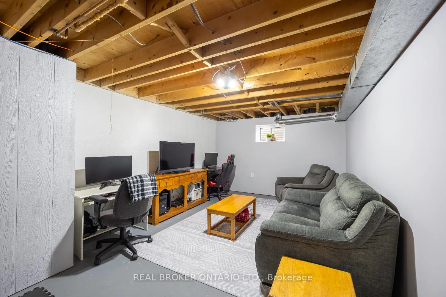 Photo 24 of 71 Roser Crescent, Clarington, Bowmanville — HOMEH