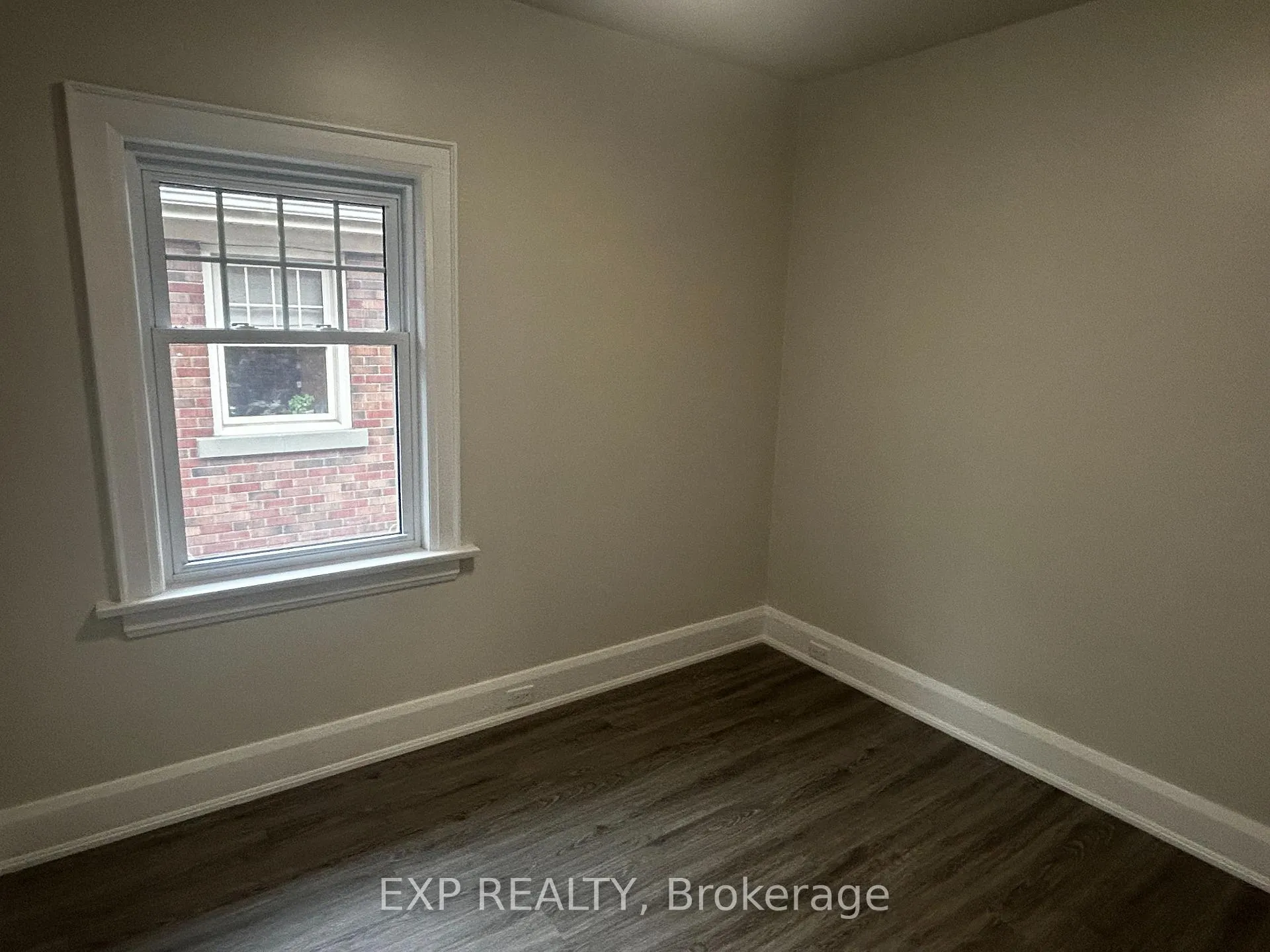 Photo 16 of 10 Junkin Street, St. Catharines, Downtown — HOMEH