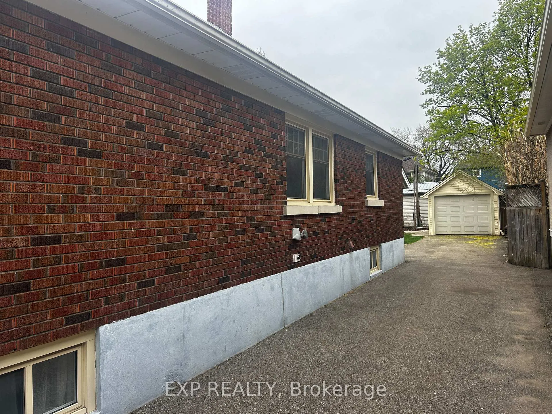 Photo 24 of 10 Junkin Street, St. Catharines, Downtown — HOMEH