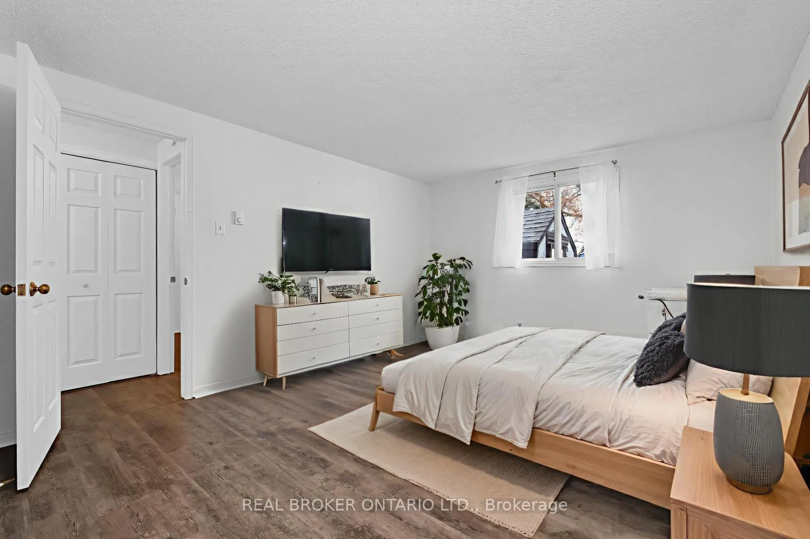 Photo 14 of 8 Maple Leaf Terrace, Innisfil, Cookstown — HOMEH
