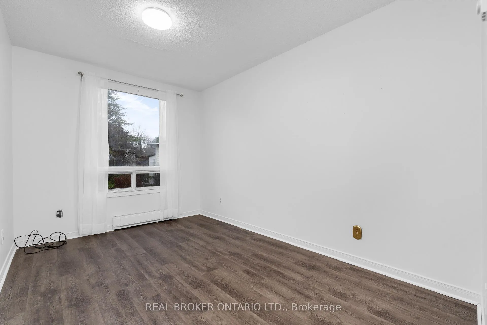 Photo 22 of 8 Maple Leaf Terrace, Innisfil, Cookstown — HOMEH