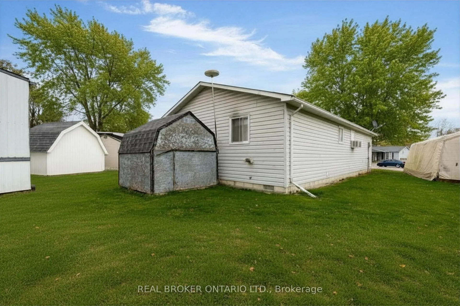 Photo 26 of 8 Maple Leaf Terrace, Innisfil, Cookstown — HOMEH