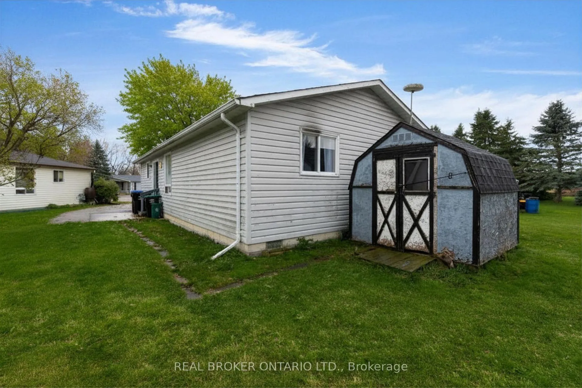 Photo 27 of 8 Maple Leaf Terrace, Innisfil, Cookstown — HOMEH
