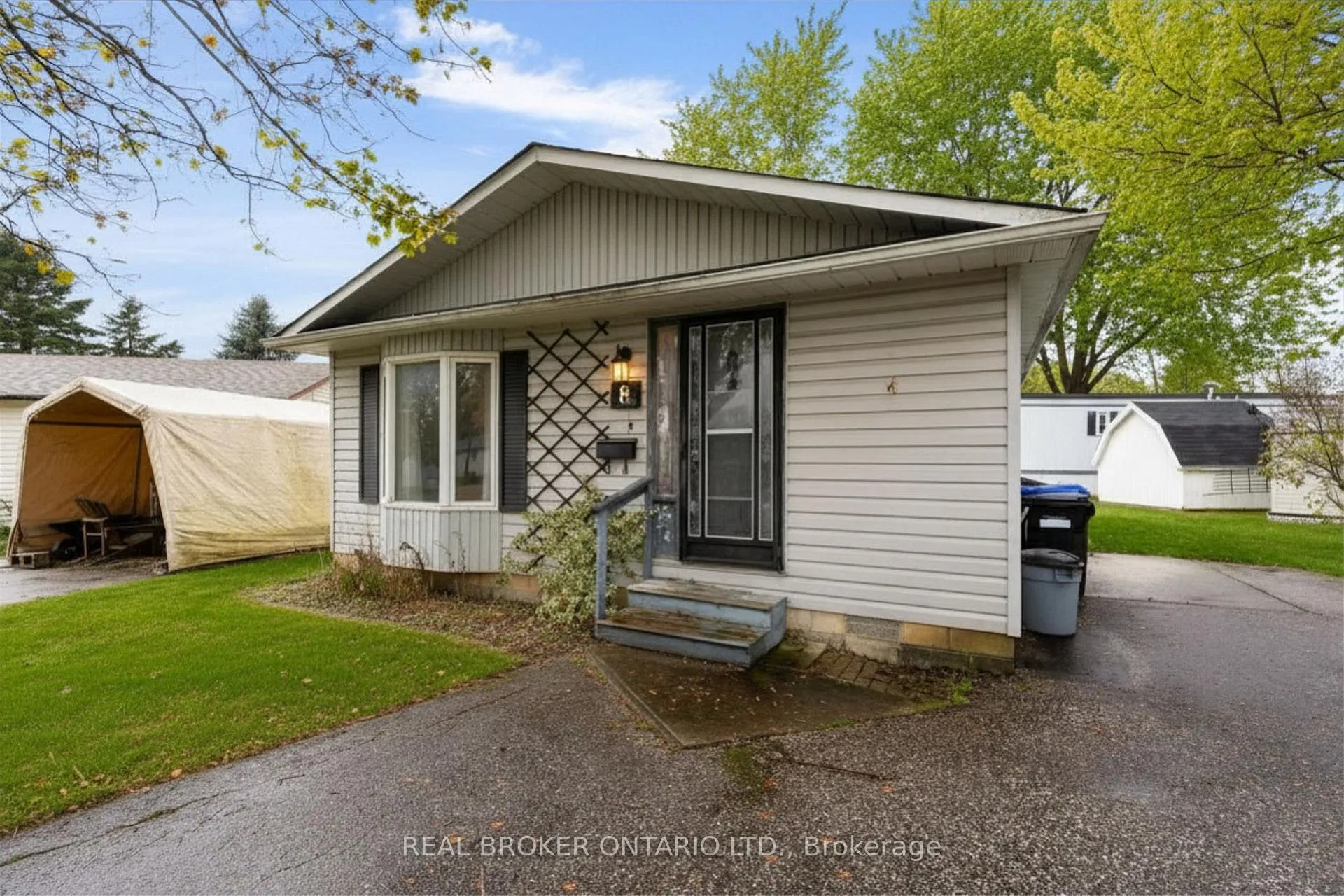 Photo 30 of 8 Maple Leaf Terrace, Innisfil, Cookstown — HOMEH