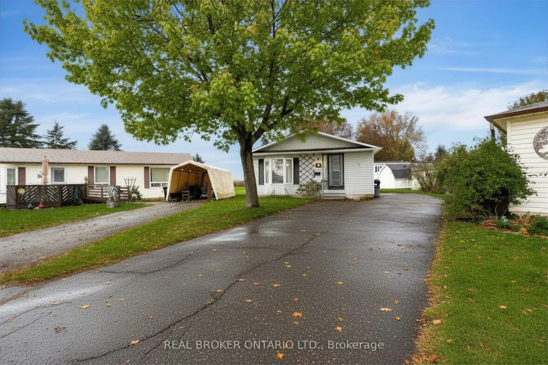 Photo 31 of 8 Maple Leaf Terrace, Innisfil, Cookstown — HOMEH