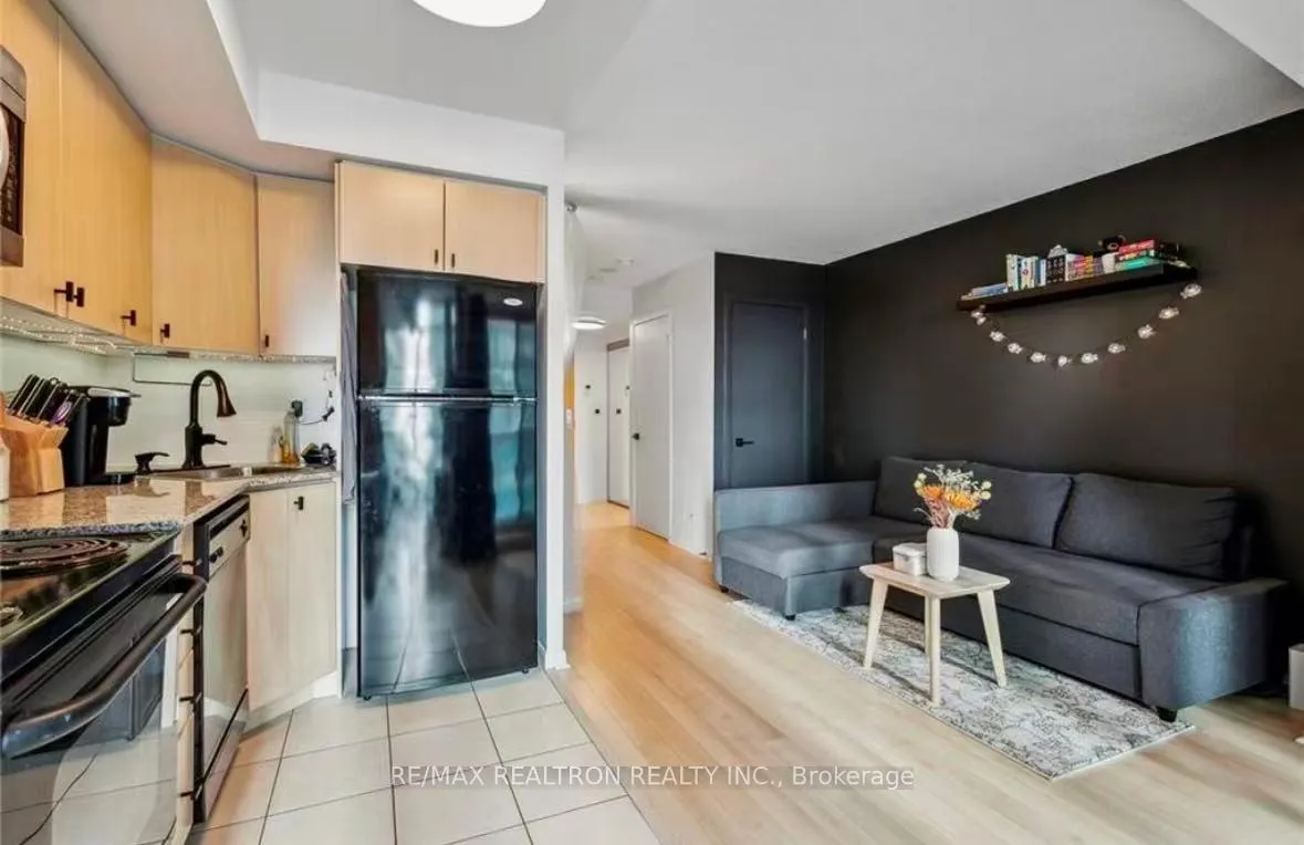 Photo 2 of Unit 710, 185 Legion Road N, Etobicoke, Mimico — HOMEH