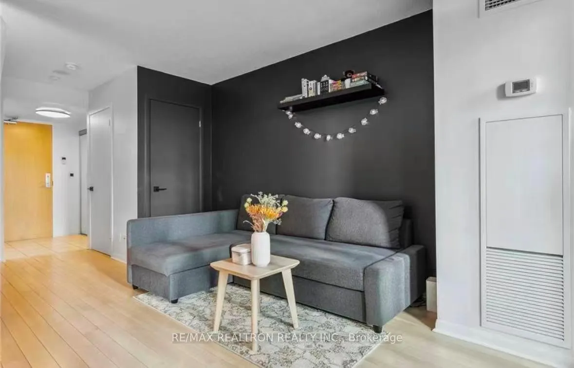 Photo 3 of Unit 710, 185 Legion Road N, Etobicoke, Mimico — HOMEH