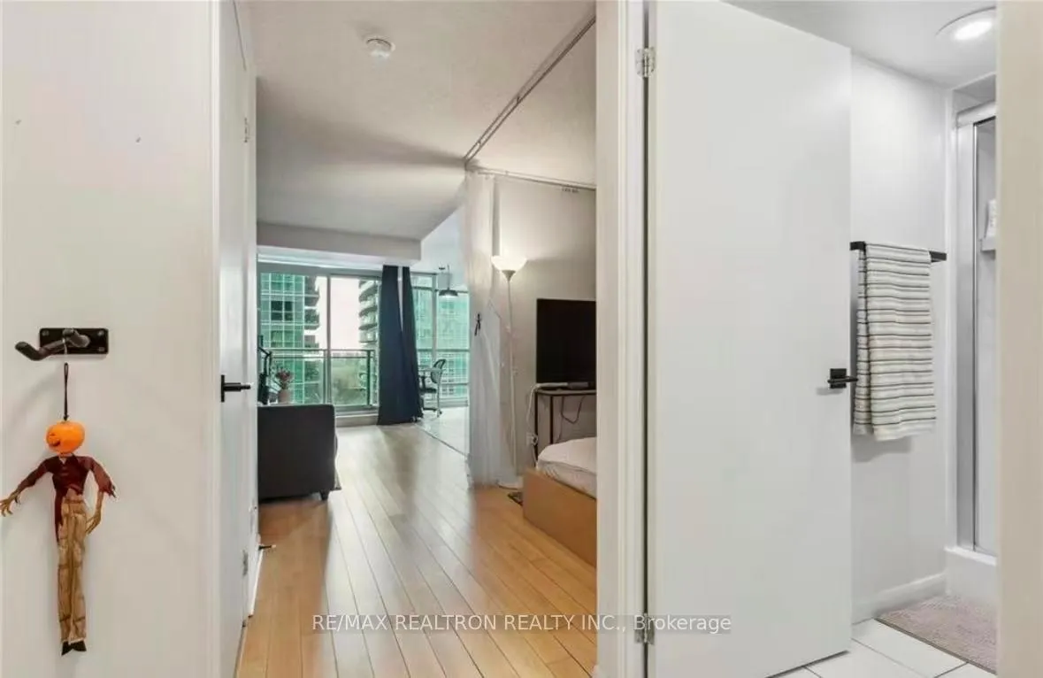 Photo 4 of Unit 710, 185 Legion Road N, Etobicoke, Mimico — HOMEH