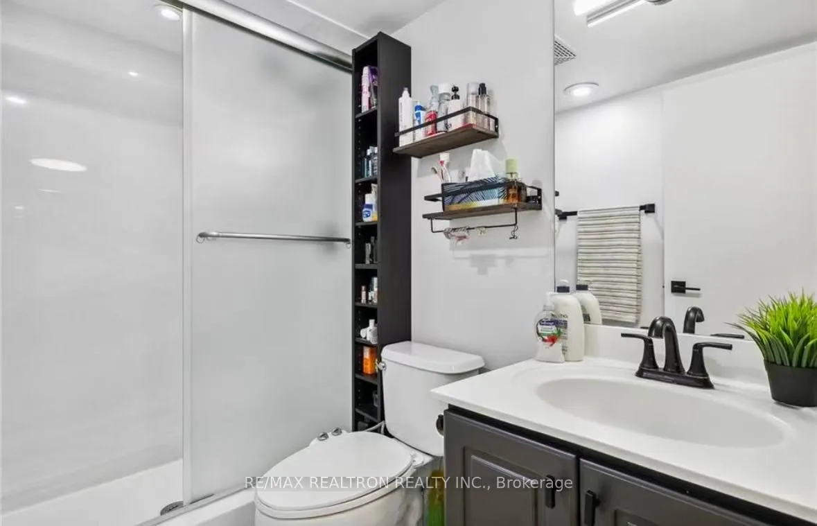 Photo 8 of Unit 710, 185 Legion Road N, Etobicoke, Mimico — HOMEH