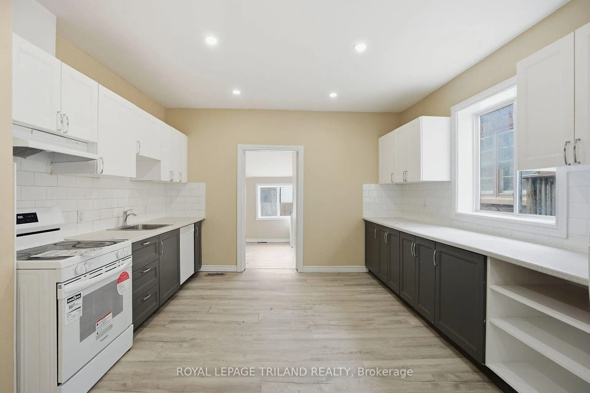 Photo 8 of 151 Waterloo Street, London, East K — HOMEH