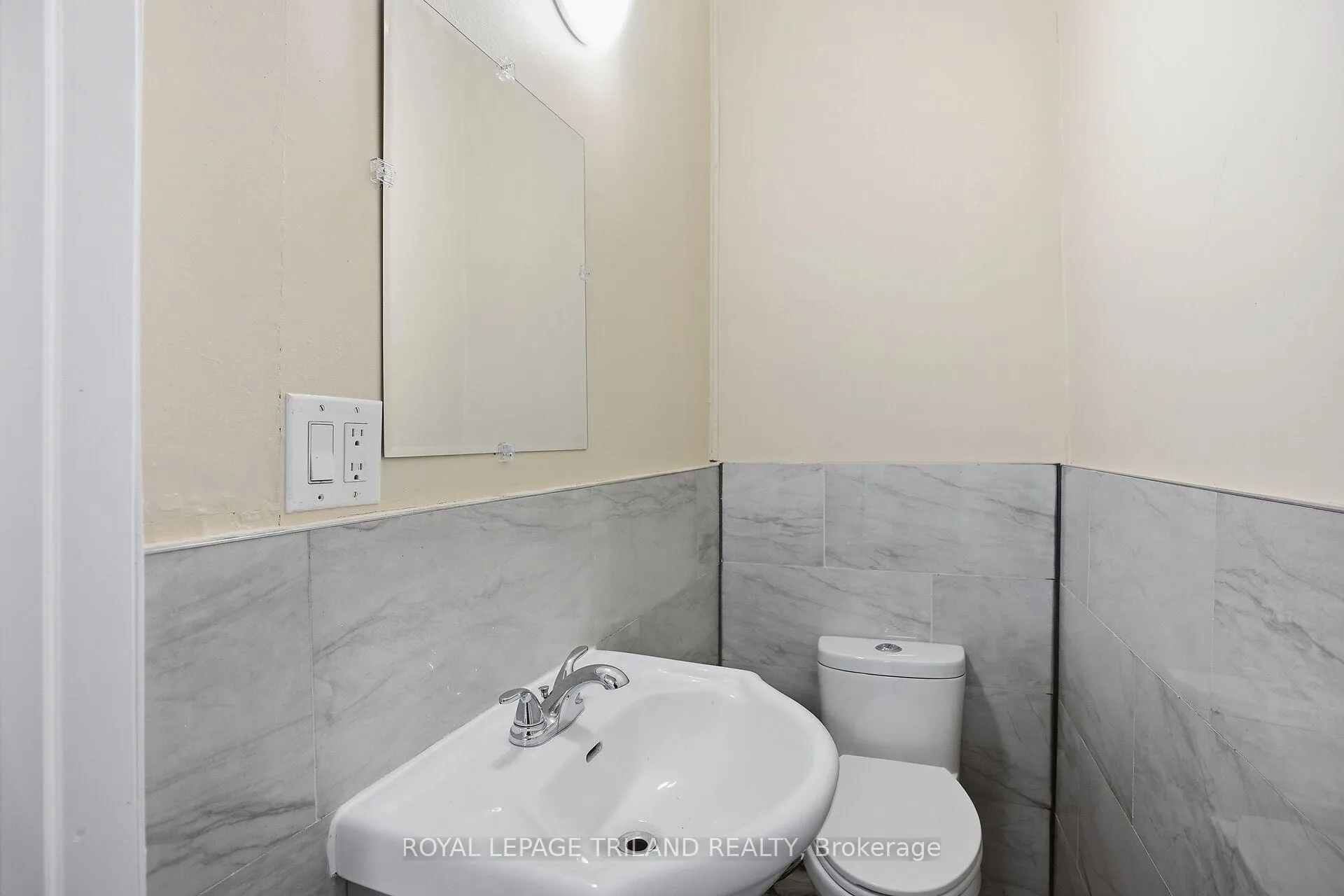 Photo 11 of 151 Waterloo Street, London, East K — HOMEH