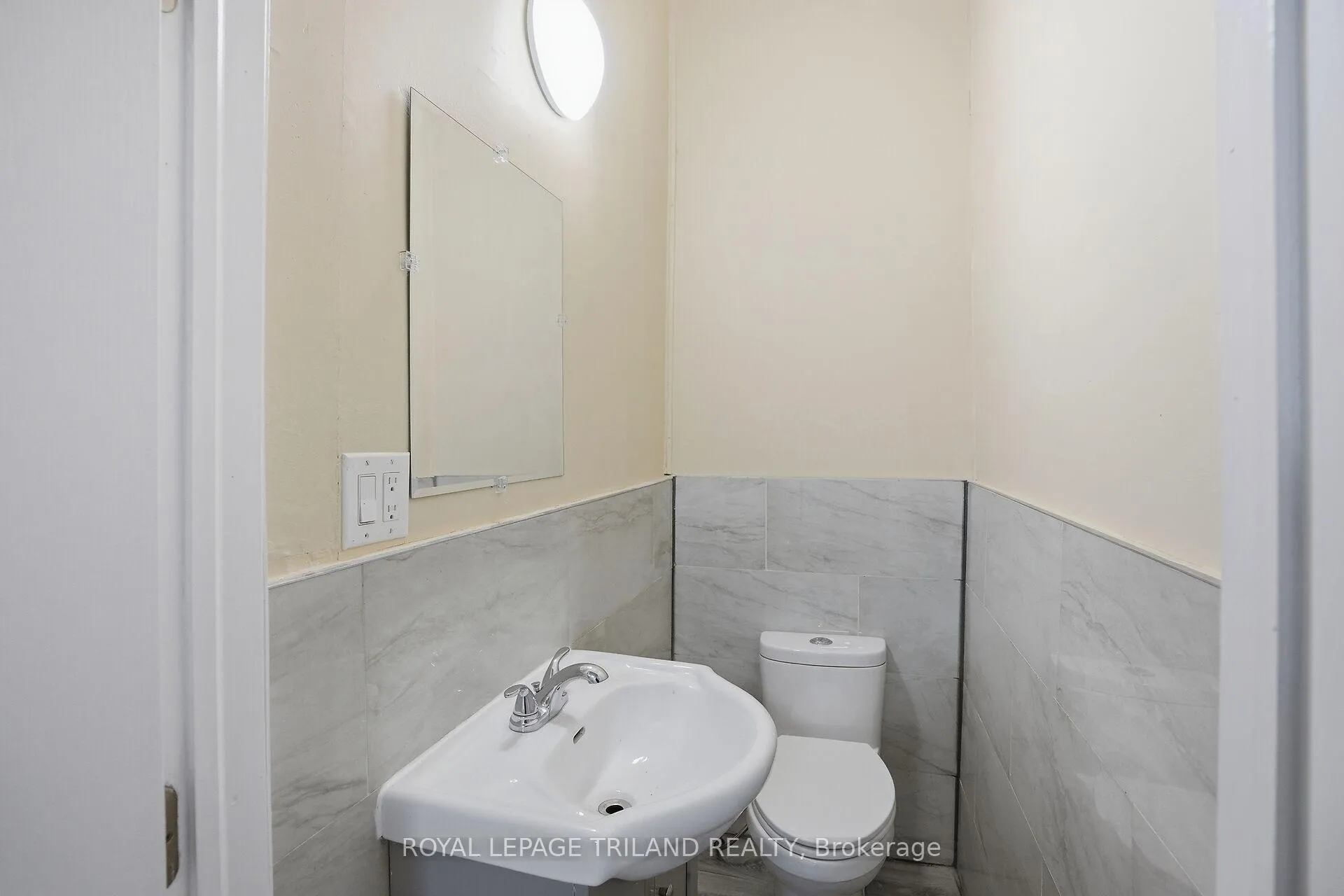 Photo 14 of 151 Waterloo Street, London, East K — HOMEH