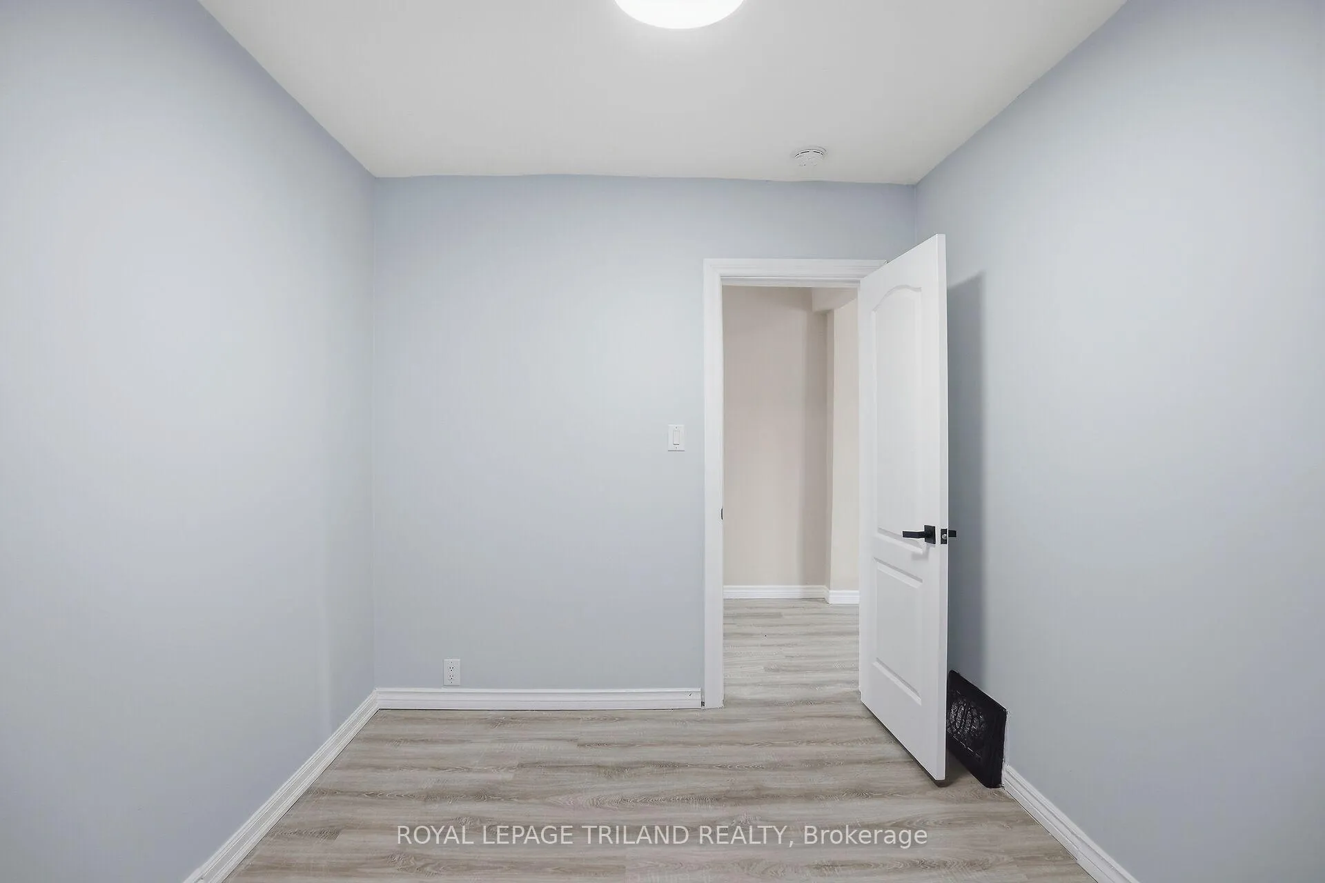 Photo 16 of 151 Waterloo Street, London, East K — HOMEH