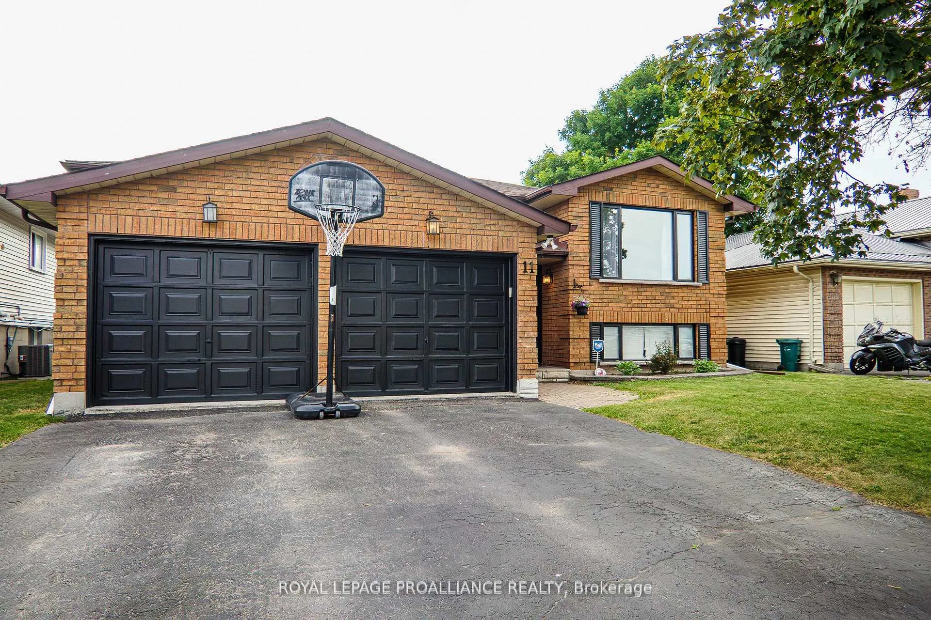 Photo 4 of 11 Springbrook Crescent, Belleville, Belleville Ward — HOMEH
