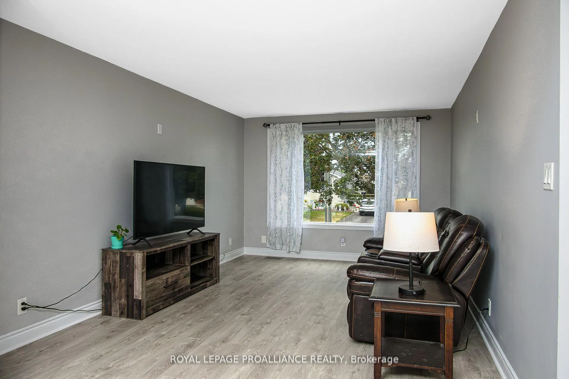 Photo 11 of 11 Springbrook Crescent, Belleville, Belleville Ward — HOMEH