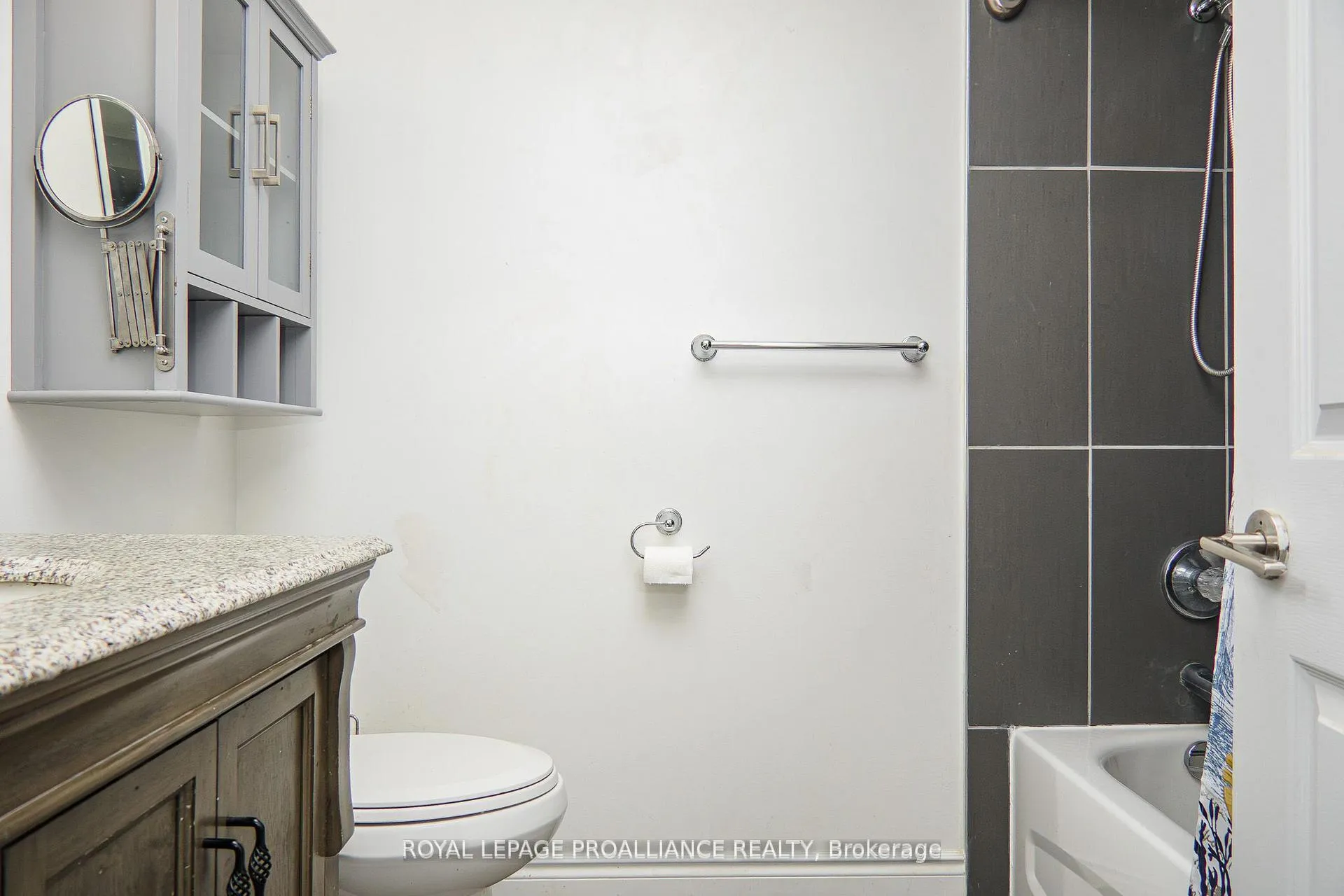 Photo 34 of 11 Springbrook Crescent, Belleville, Belleville Ward — HOMEH