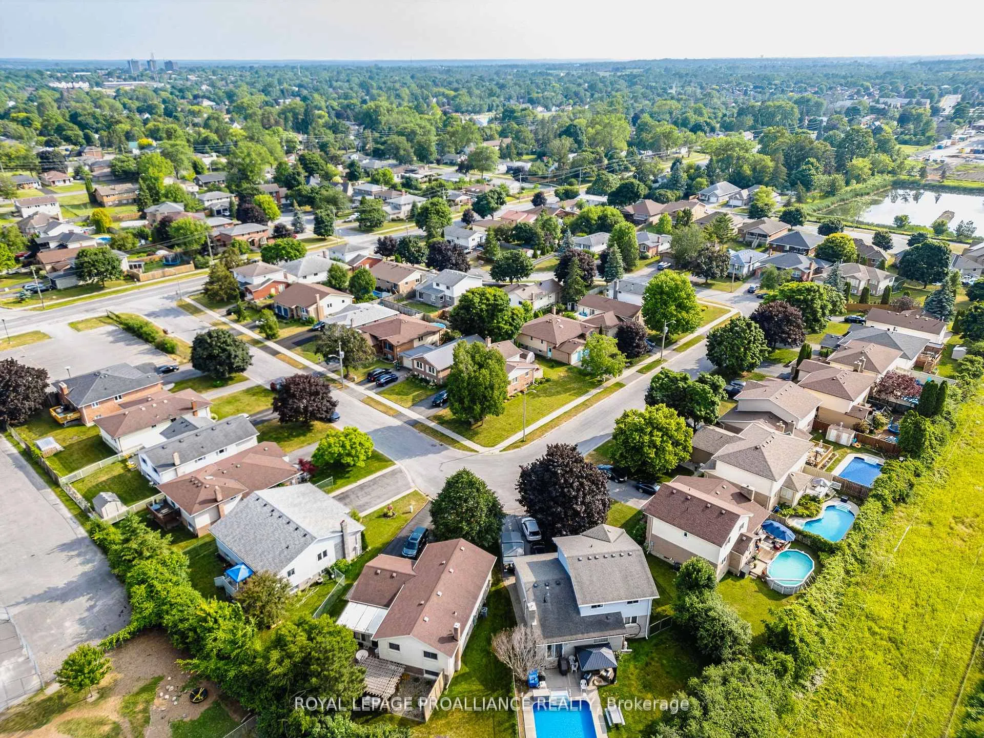 Photo 46 of 11 Springbrook Crescent, Belleville, Belleville Ward — HOMEH