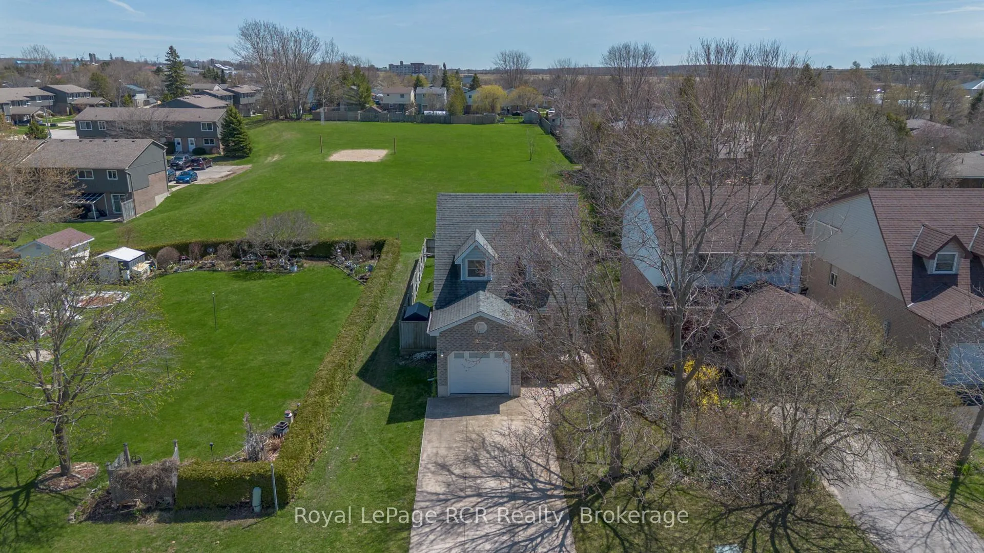 Photo 1 of 821 Mackendrick Drive, Kincardine — HOMEH