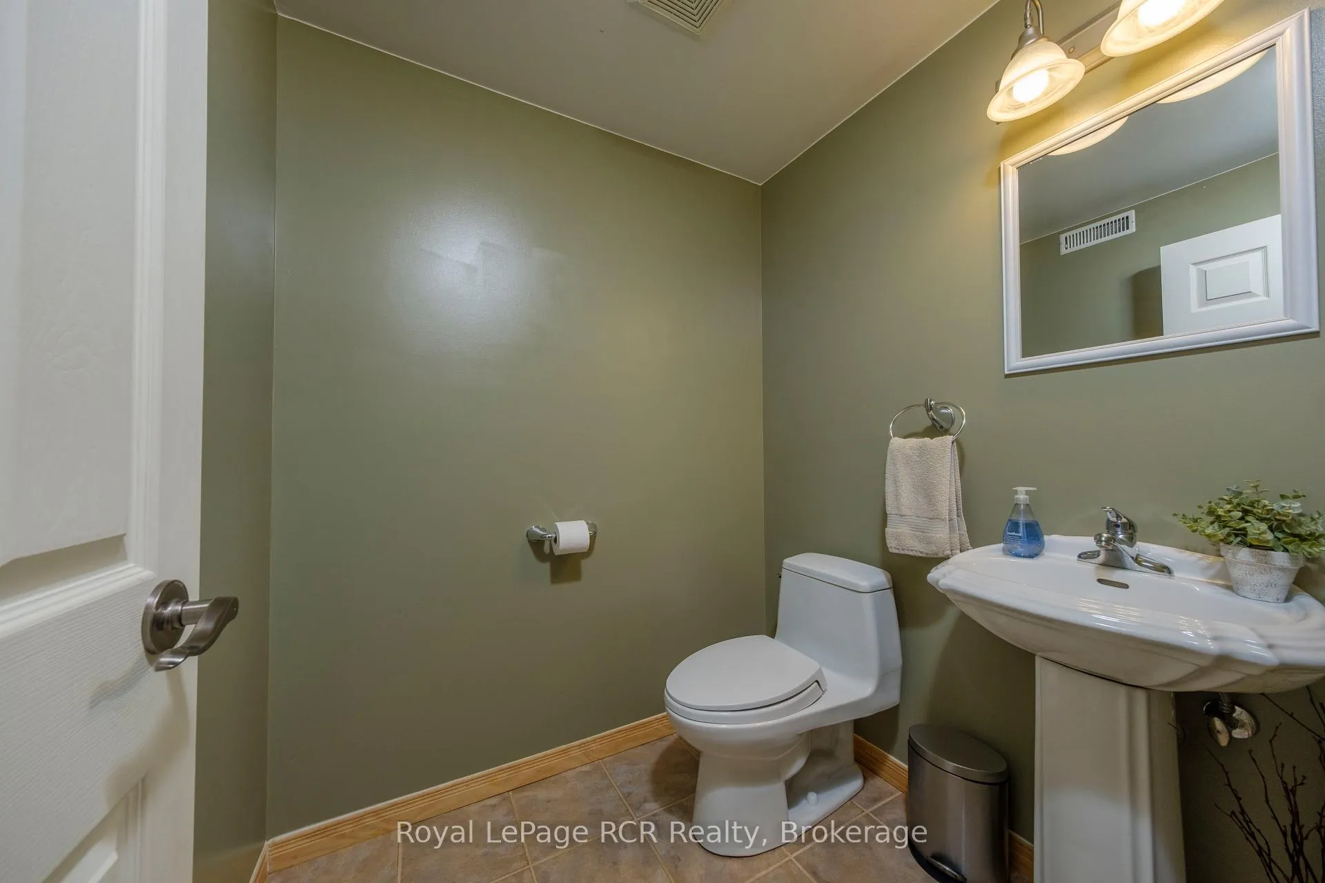 Photo 28 of 821 Mackendrick Drive, Kincardine — HOMEH