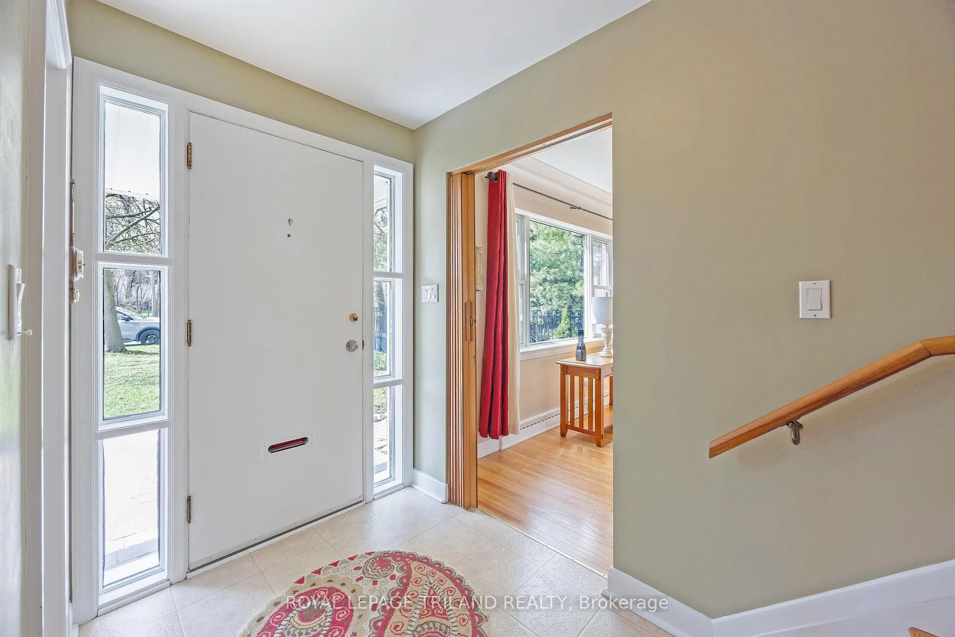 Photo 4 of 6 Rosel Crescent, London, South G — HOMEH
