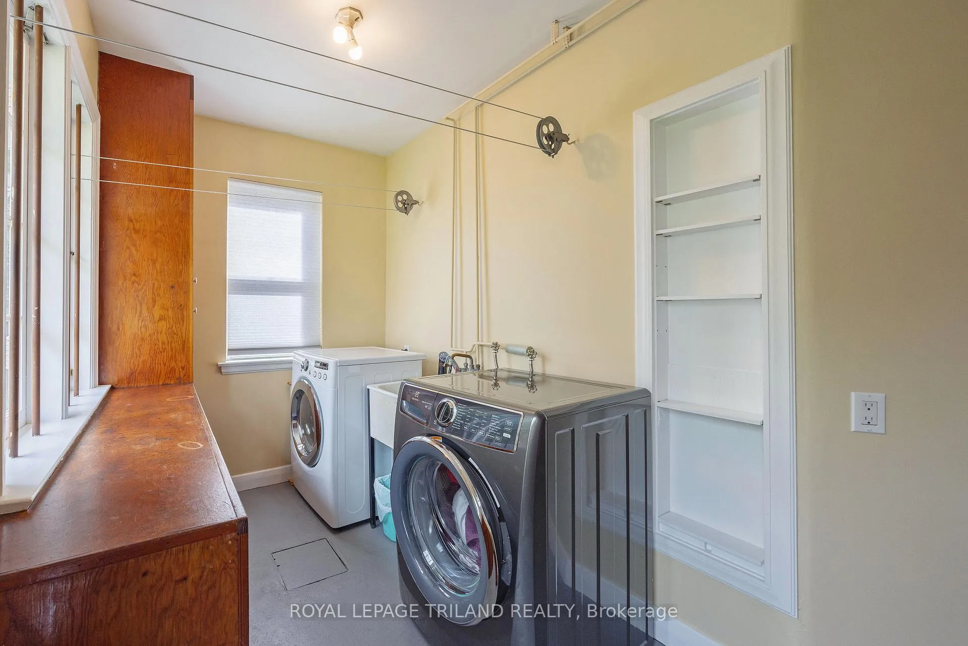 Photo 19 of 6 Rosel Crescent, London, South G — HOMEH