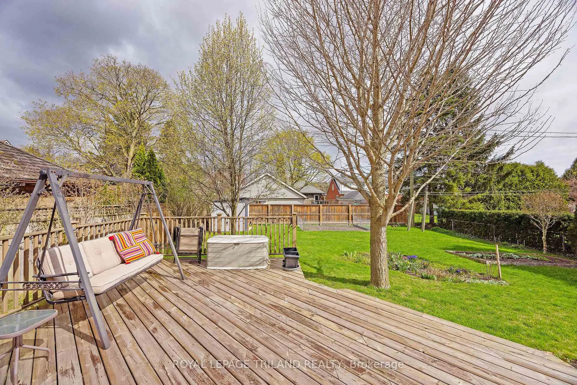 Photo 41 of 6 Rosel Crescent, London, South G — HOMEH