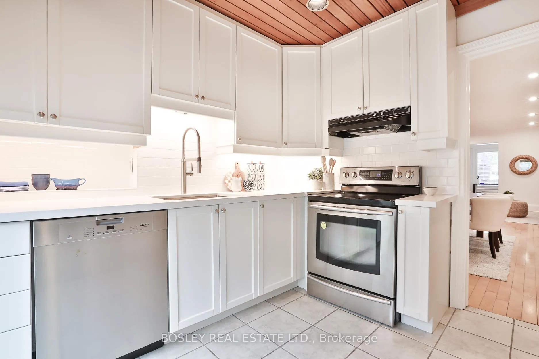 Photo 11 of 489 Balliol Street, Toronto, Mount Pleasant East — HOMEH