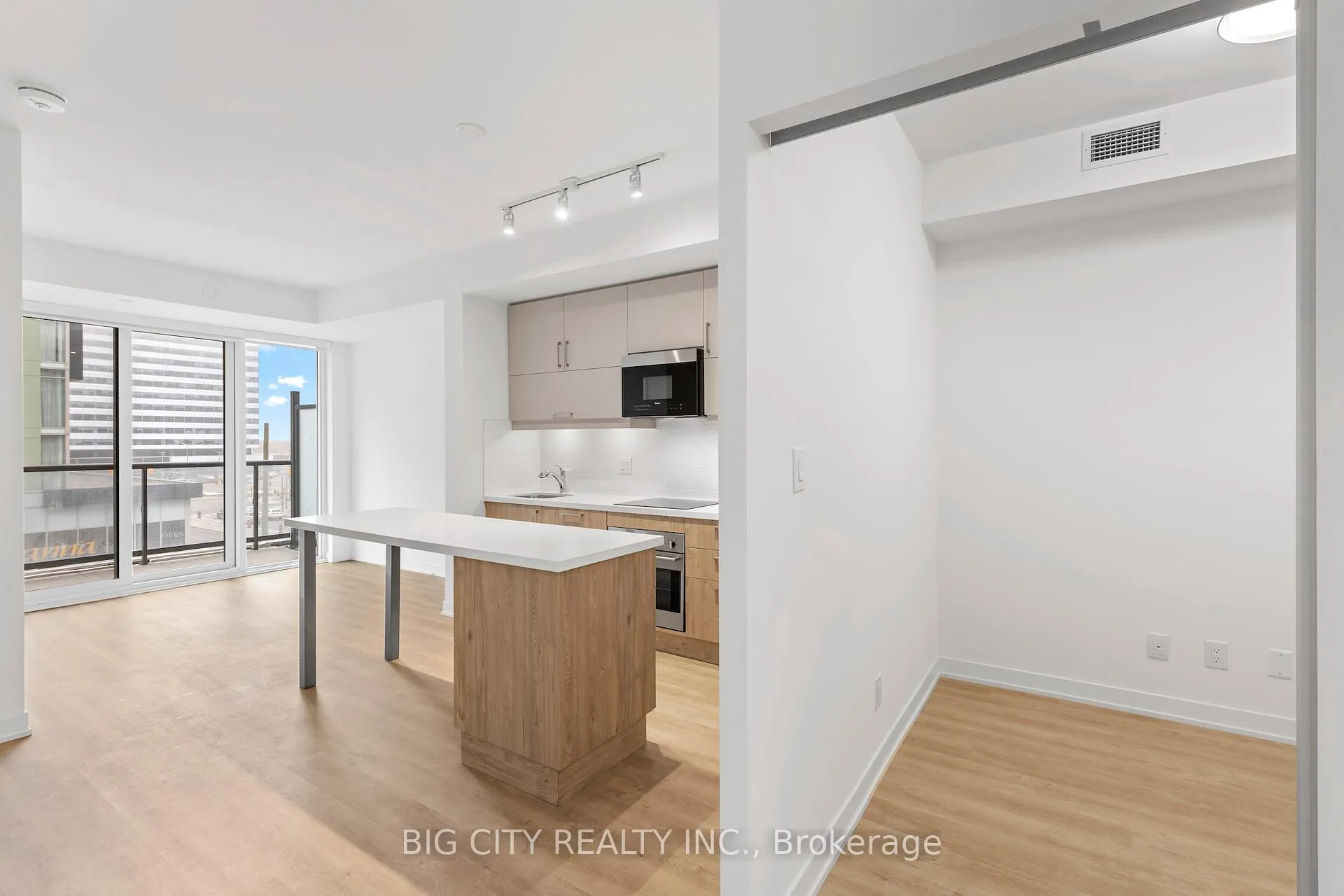 Photo 1 of Unit 517, 8119 Birchmount Road, Markham, Unionville — HOMEH
