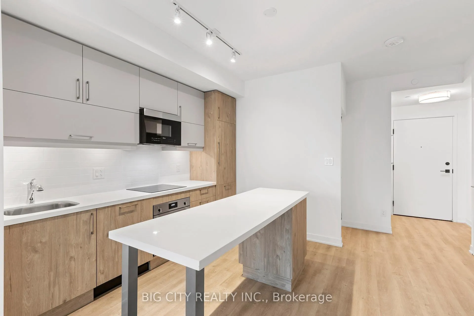 Photo 6 of Unit 517, 8119 Birchmount Road, Markham, Unionville — HOMEH