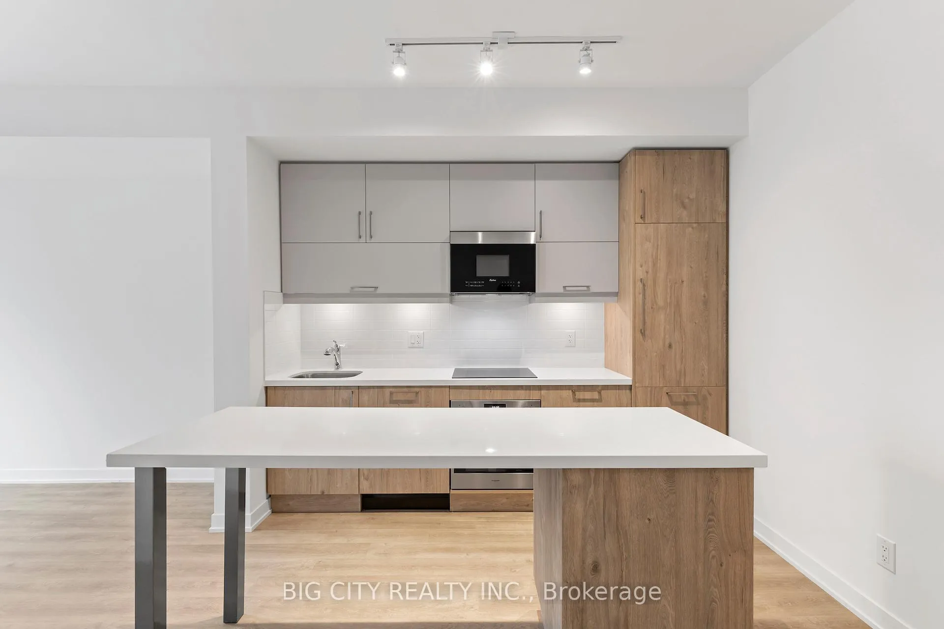 Photo 7 of Unit 517, 8119 Birchmount Road, Markham, Unionville — HOMEH