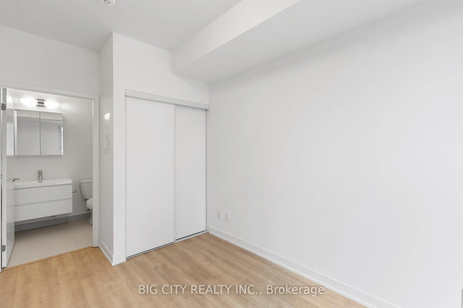 Photo 13 of Unit 517, 8119 Birchmount Road, Markham, Unionville — HOMEH