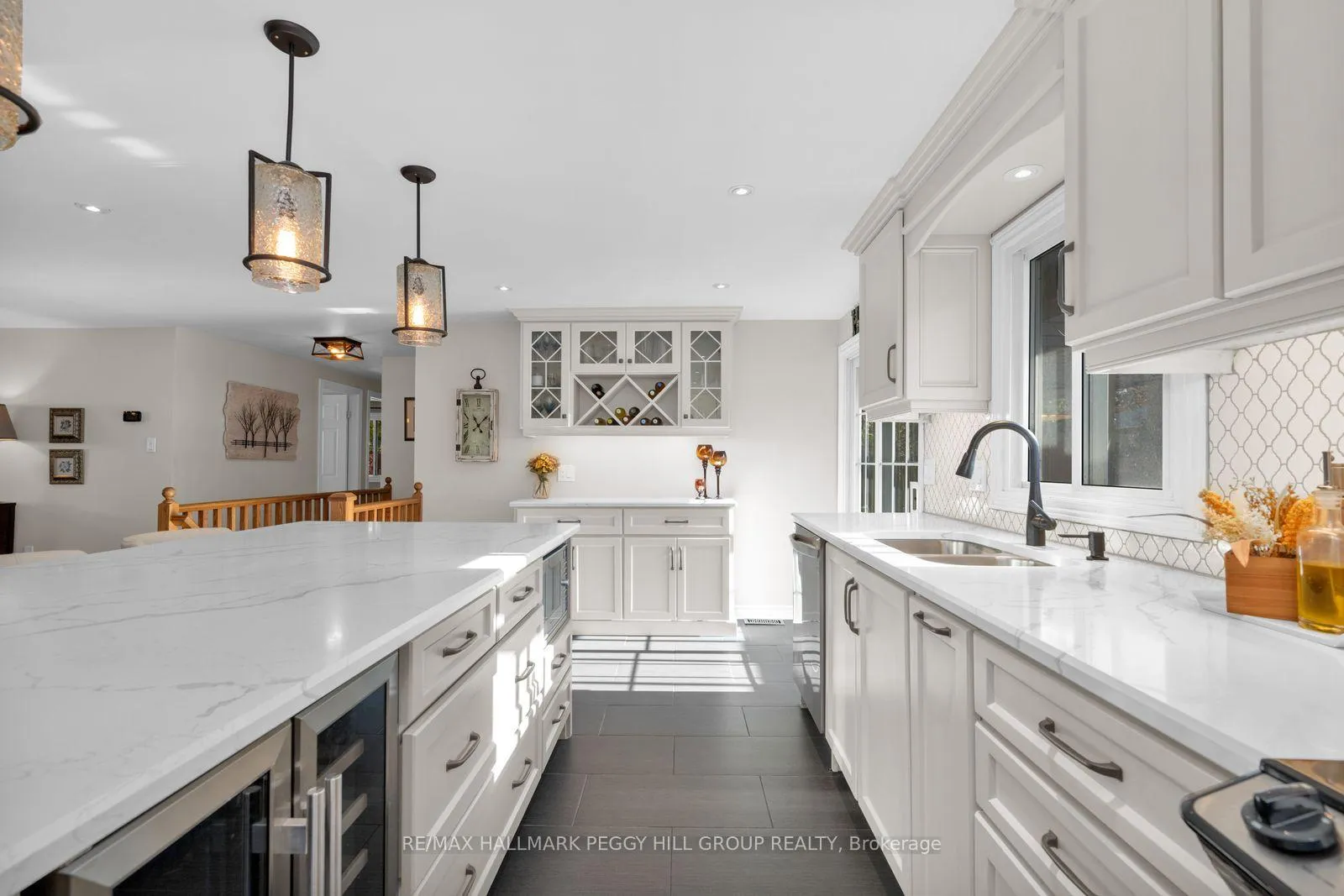 Photo 4 of 13 Coles Street, Barrie, Sunnidale — HOMEH