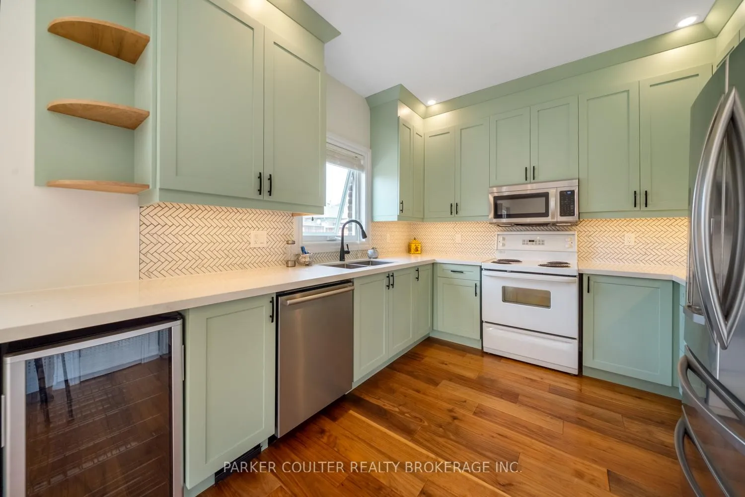Photo 10 of 151 Raymond Crescent, Barrie, Painswick South — HOMEH