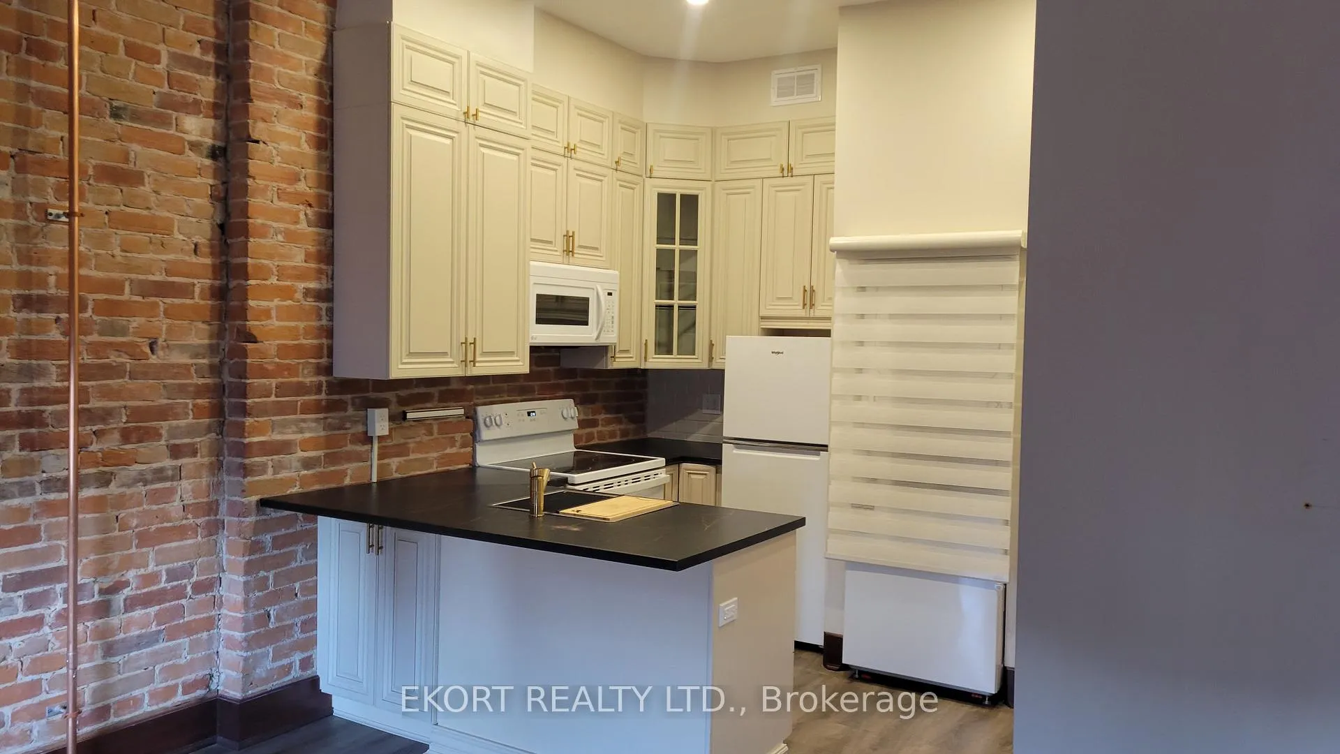 Photo 7 of Unit 5, 251 Front Street, Belleville, Belleville Ward — HOMEH