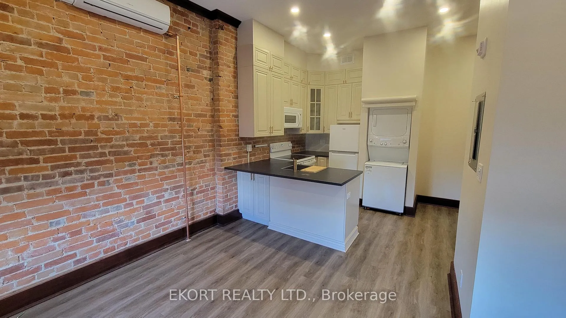 Photo 9 of Unit 5, 251 Front Street, Belleville, Belleville Ward — HOMEH