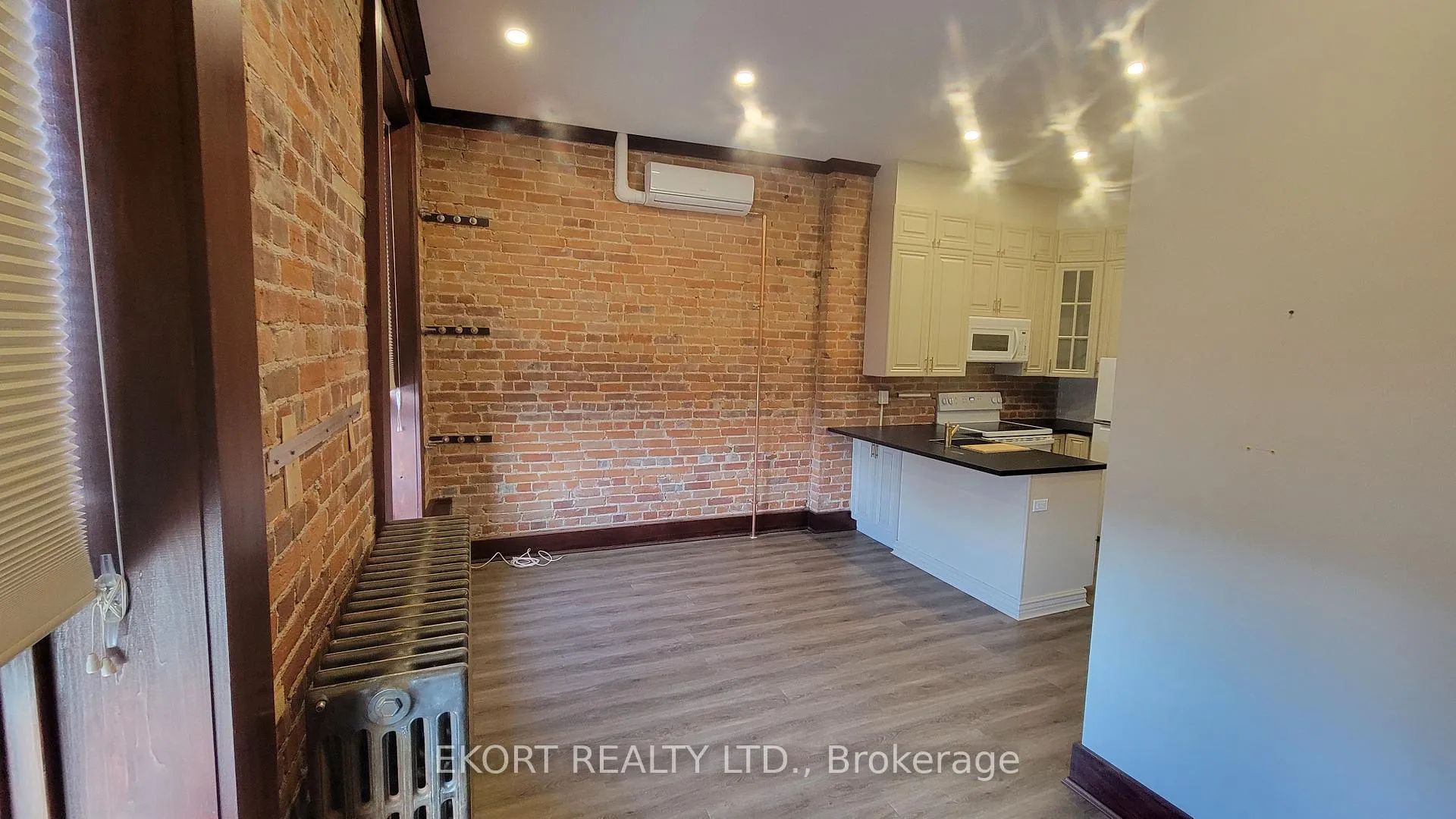 Photo 10 of Unit 5, 251 Front Street, Belleville, Belleville Ward — HOMEH