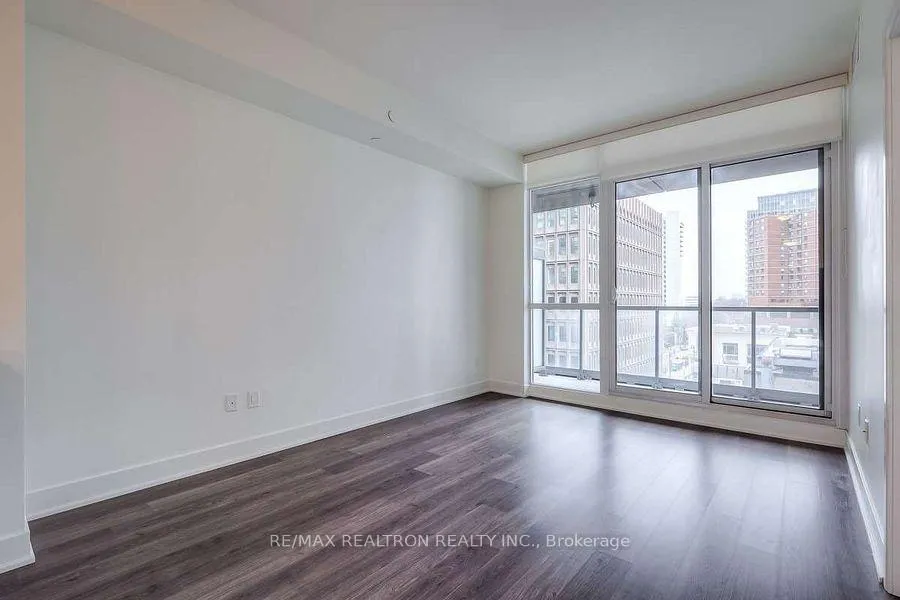 Photo 4 of Unit 612, 30 Roehampton Avenue, Toronto, Mount Pleasant West — HOMEH